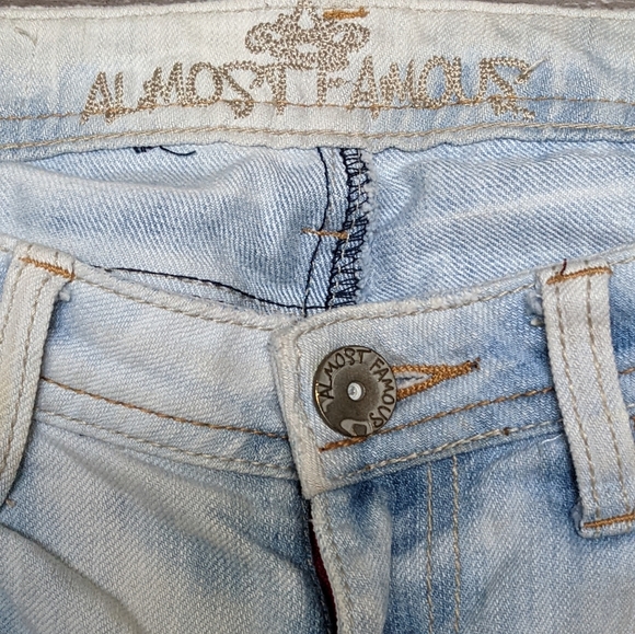 💲[free w/purchase]💲 ALMOST FAMOUS | light wash distressed - Picture 4 of 4